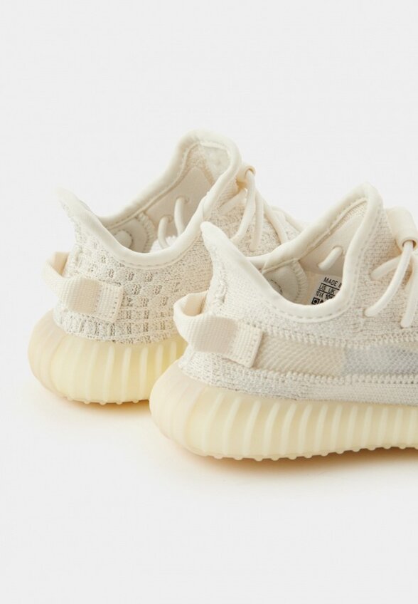 Кроссовки adidas YEEZY