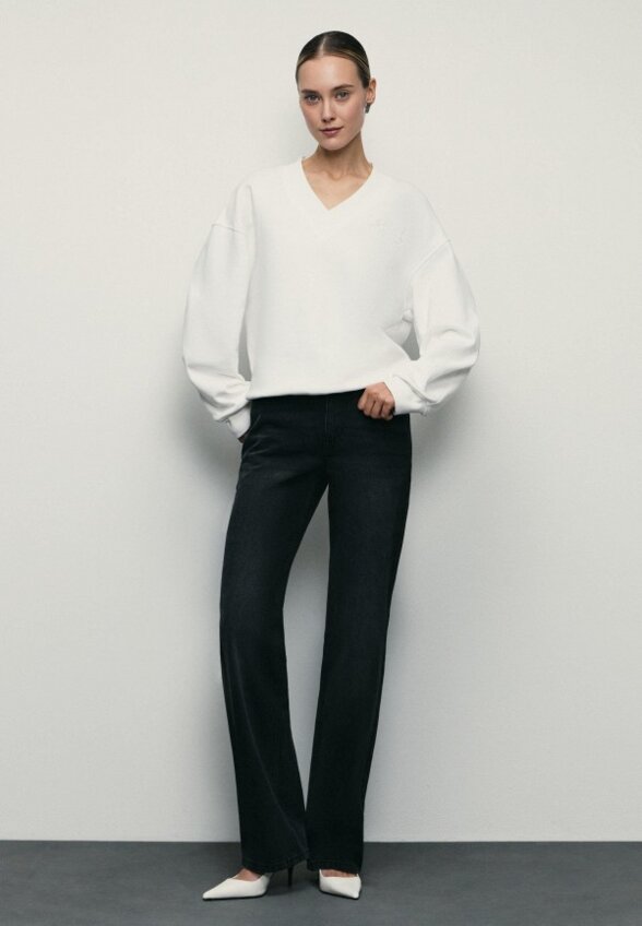 Свитшот Zarina