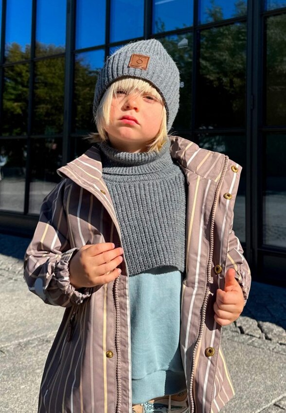 Манишка Mjolk