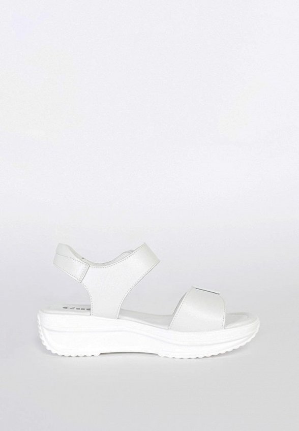 Босоножки Gut