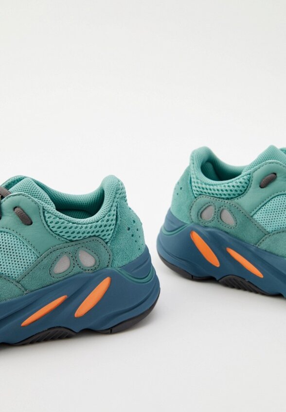 Кроссовки adidas YEEZY