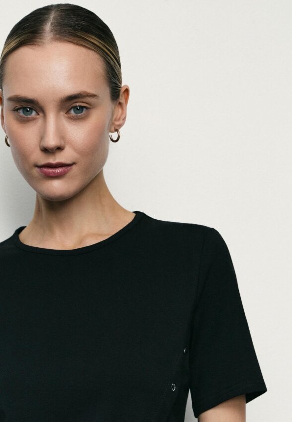 Футболка Zarina