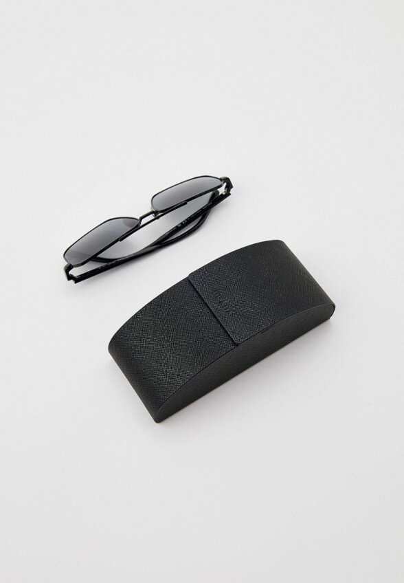 Очки солнцезащитные Prada