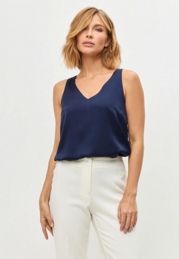 Топ Gabriel and Ester London