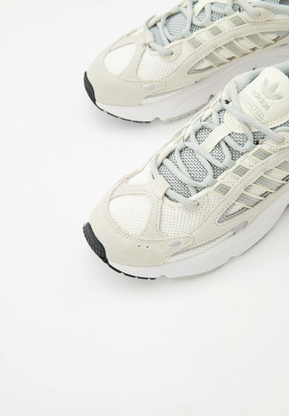 Кроссовки adidas Originals