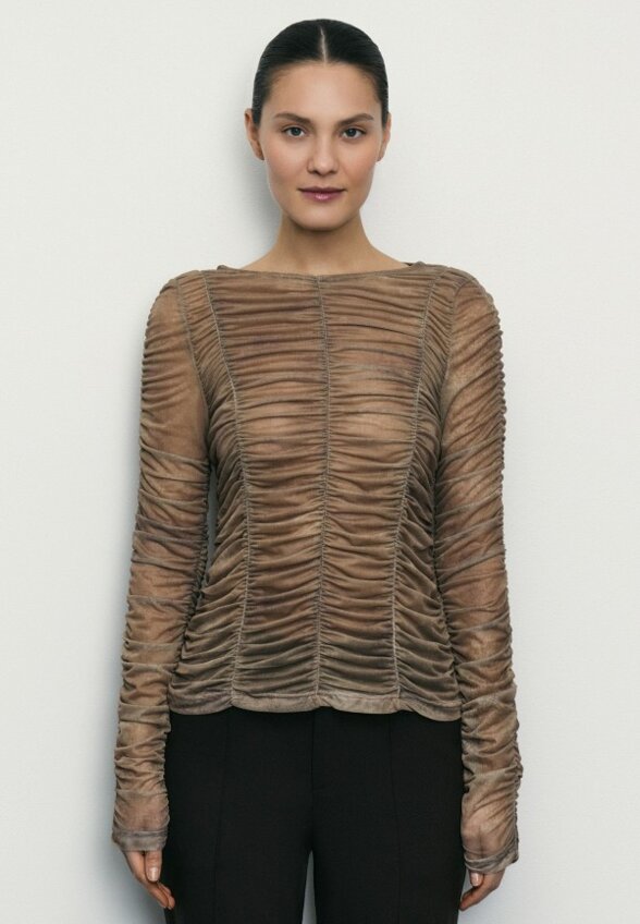 Лонгслив Zarina