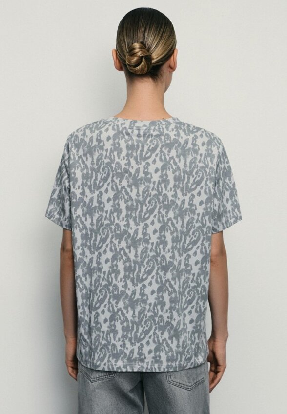 Футболка Zarina