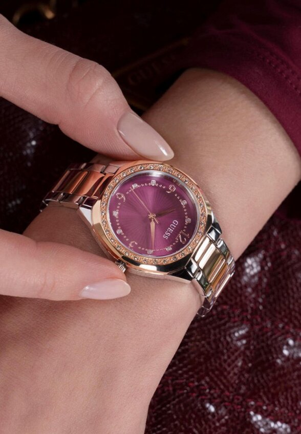 Часы Guess