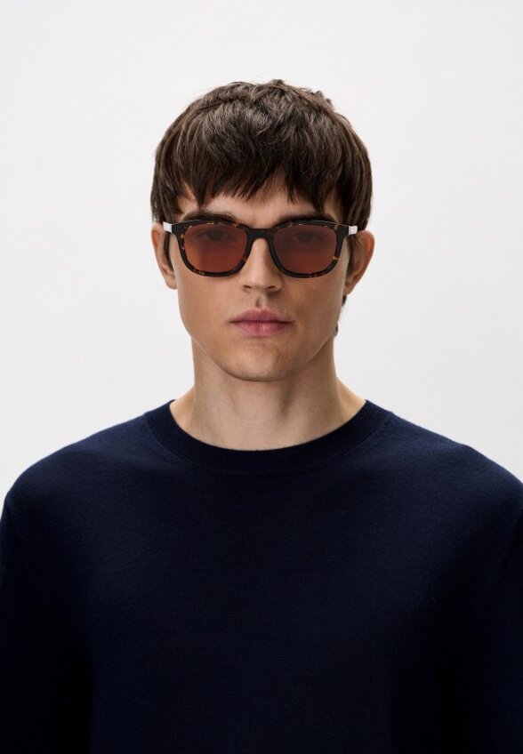 Очки солнцезащитные Prada