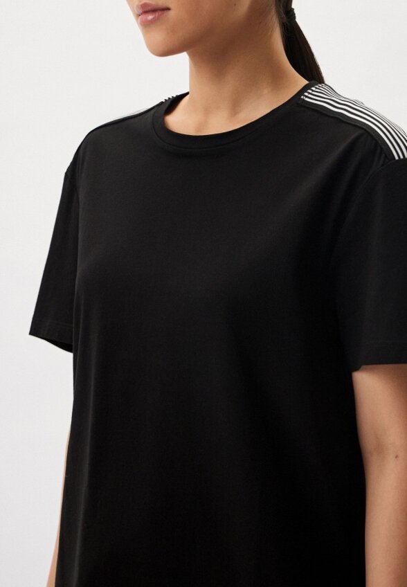 Футболка EA7