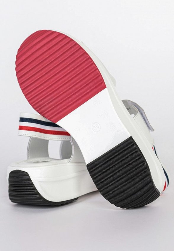 Босоножки Gut