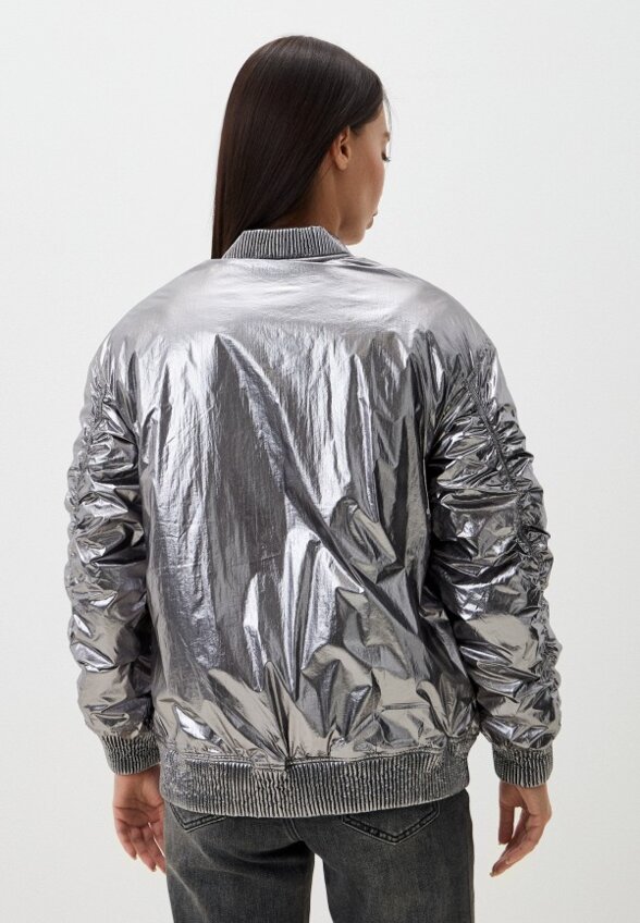 Бомбер Снежная Королева