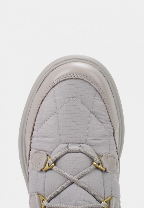 Дутики Helly Hansen