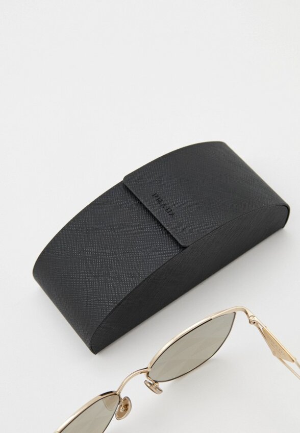 Очки солнцезащитные Prada