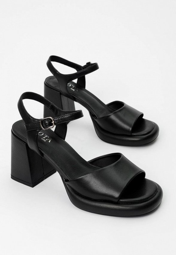 Босоножки Niota Line