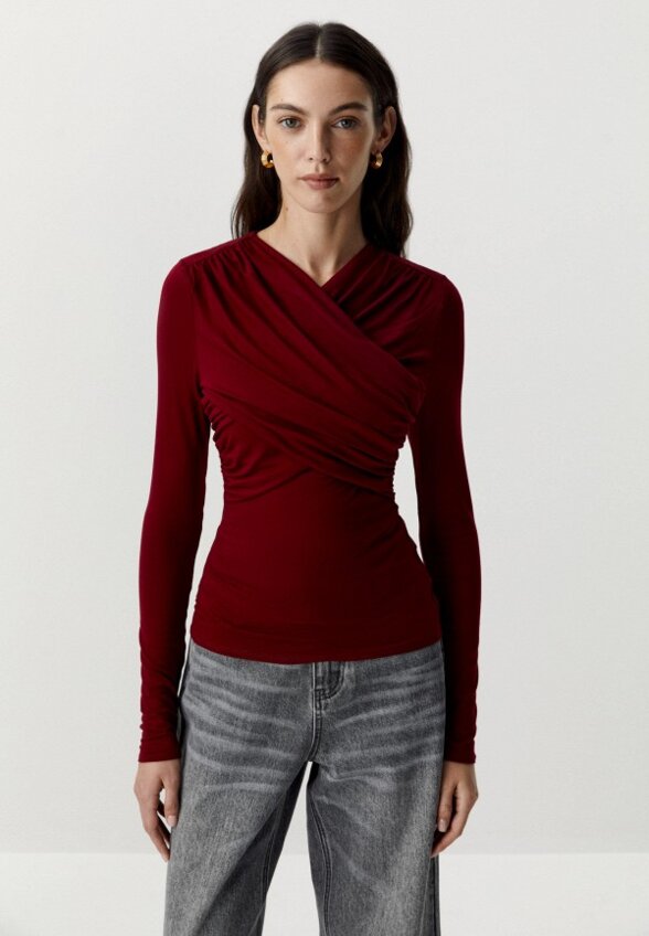 Лонгслив Charmstore