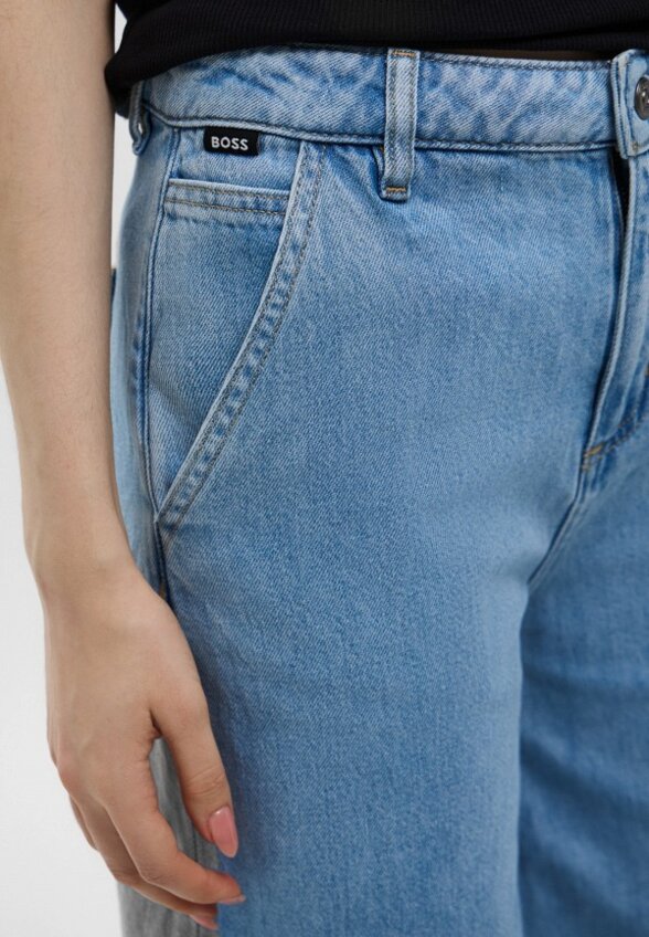 Джинсы Boss