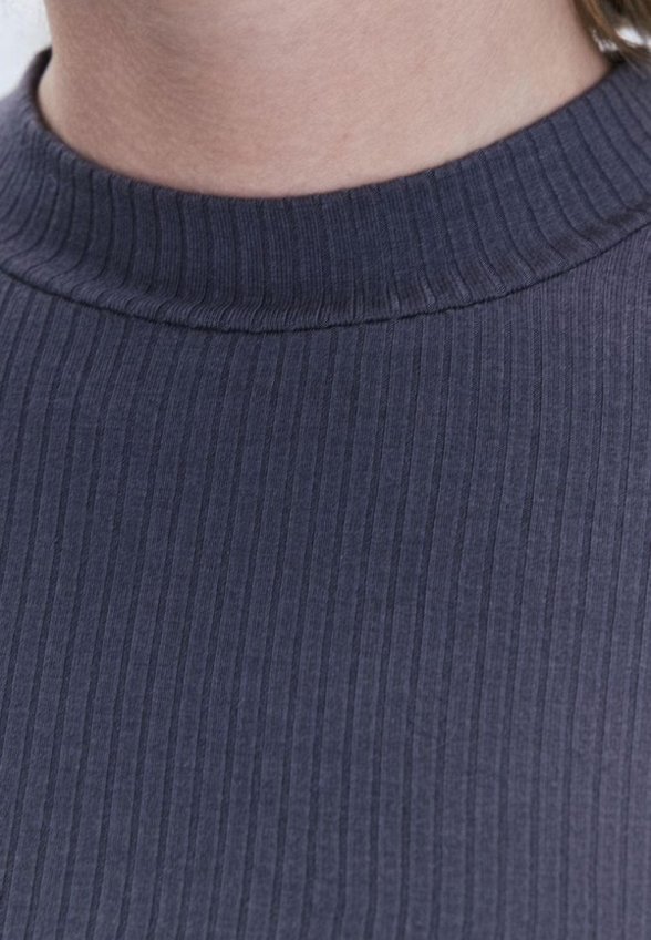 Лонгслив Befree