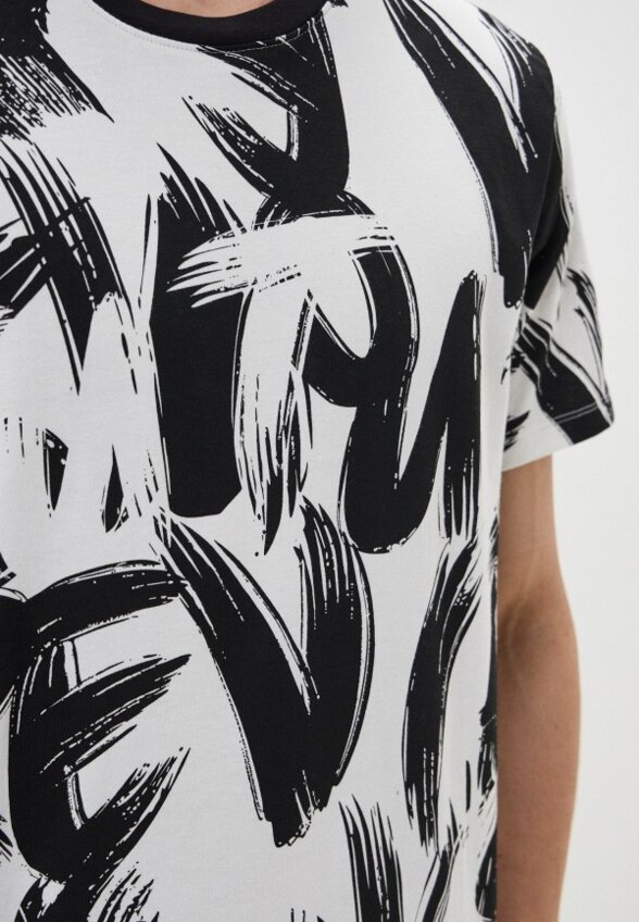 Футболка Colin's