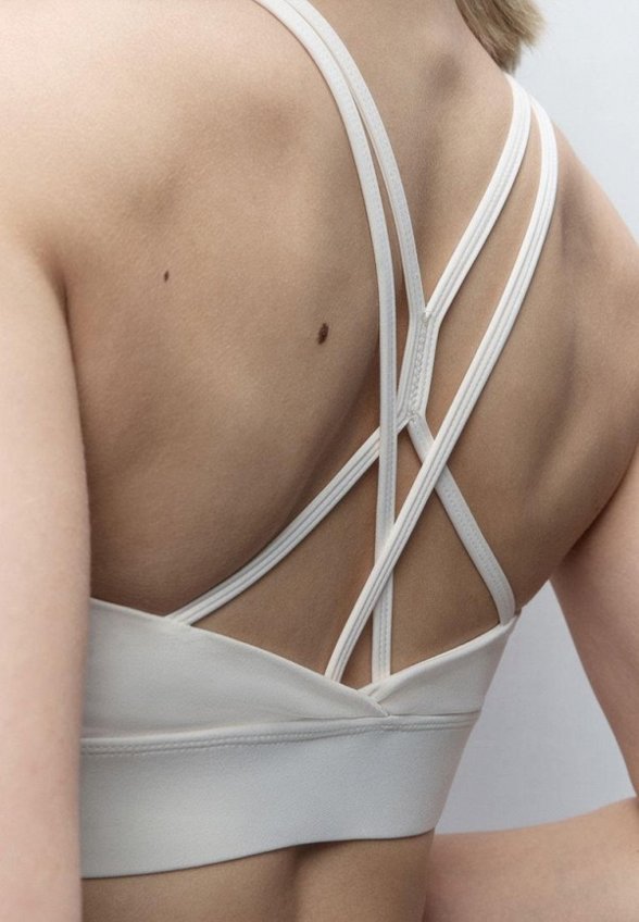 Топ спортивный Befree