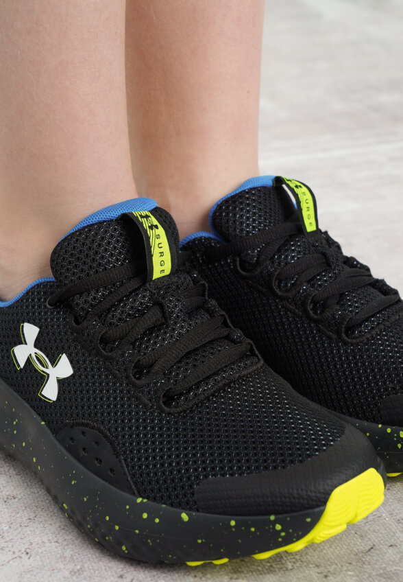 Кроссовки для мальчиков Under Armour BGS Surge 4, Черный