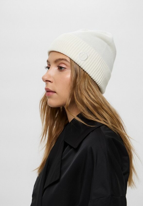 Шапка Trussardi