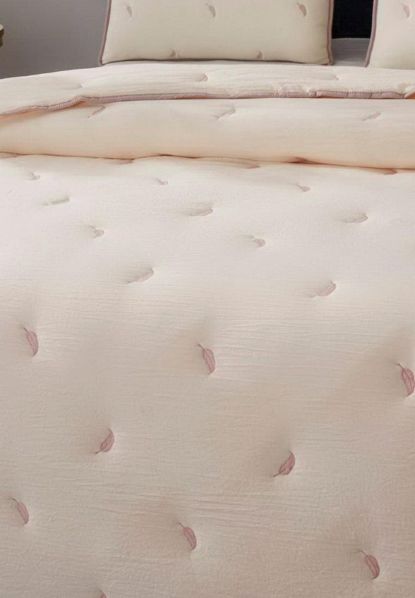 Комплект с покрывалом Sofi De Marko