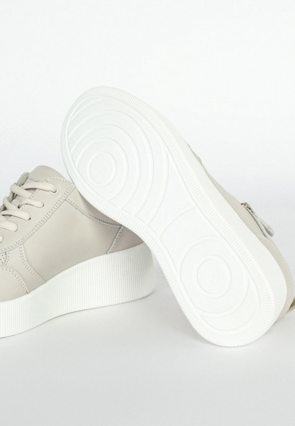 Кроссовки Gut