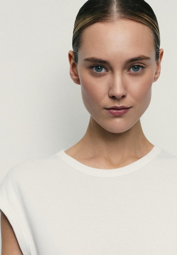 Футболка Zarina