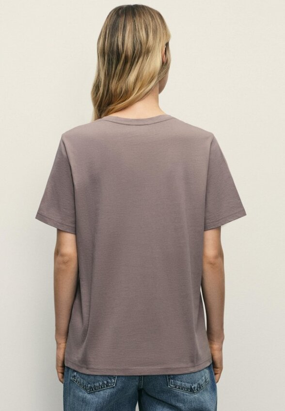 Футболка Zarina