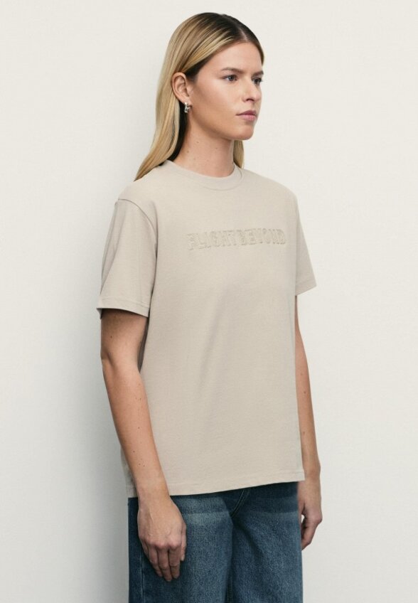 Футболка Zarina