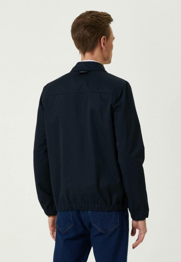 Ветровка Club