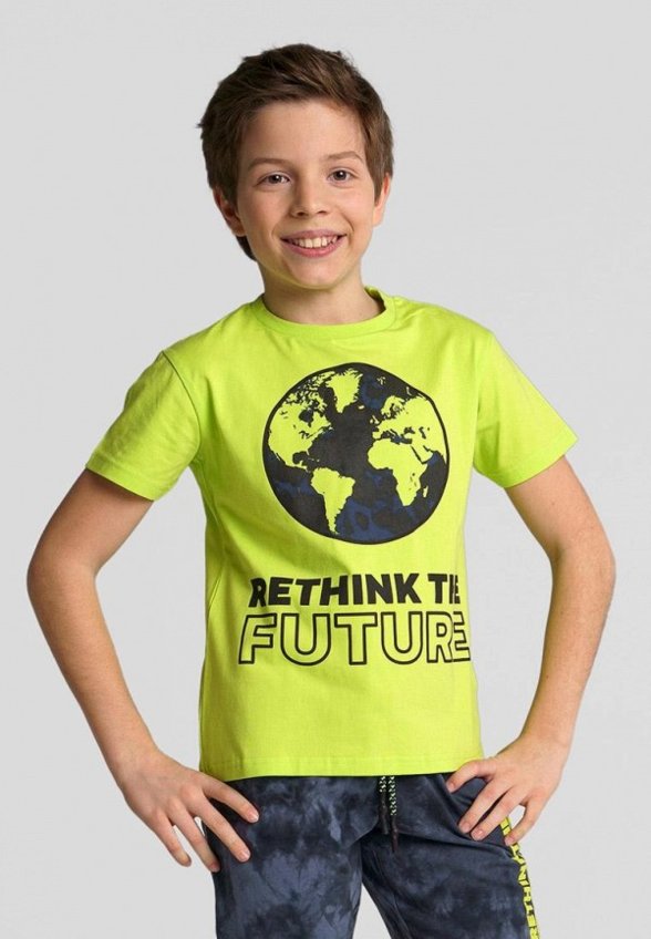 Футболка и шорты PlayToday