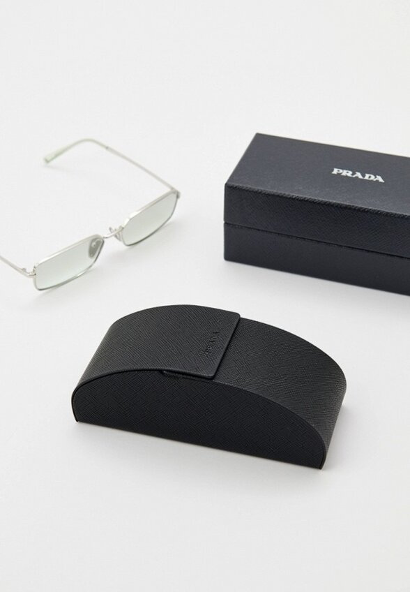 Очки солнцезащитные Prada