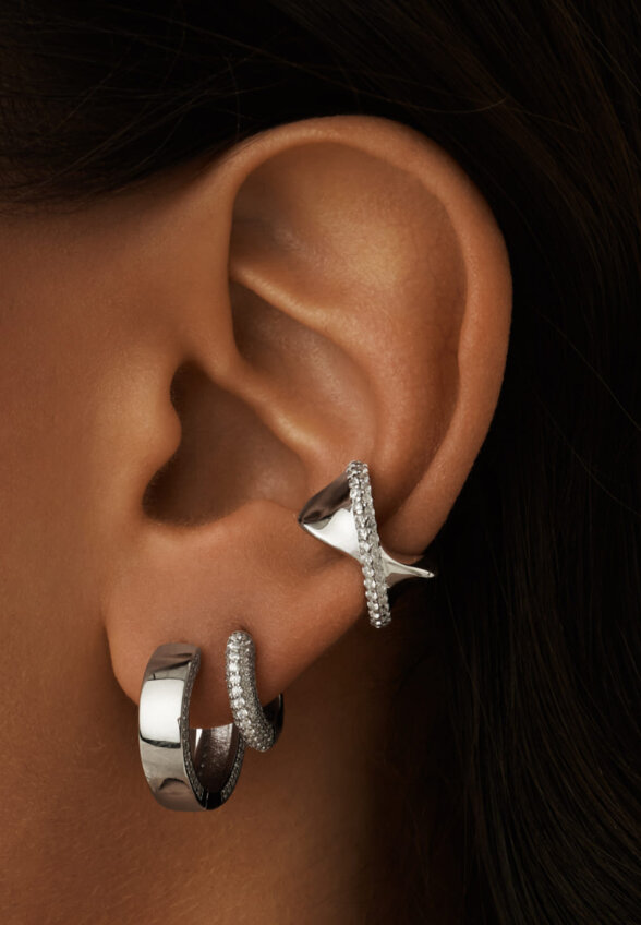 Серебряные двусторонние серьги-кольца с фианитами MIE