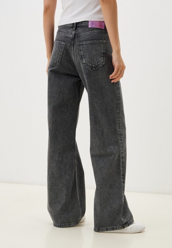 Джинсы Colin's