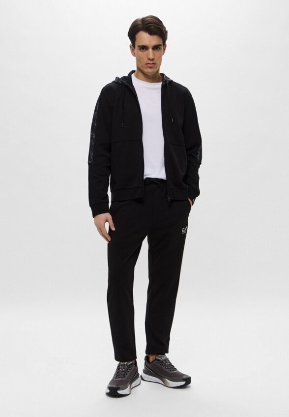 Толстовка EA7