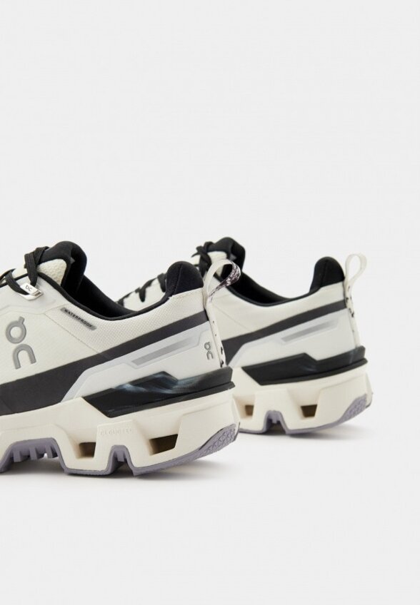 Кроссовки On