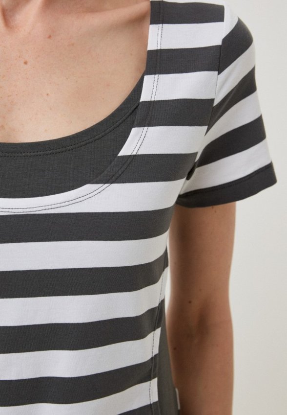 Футболка Helmidge