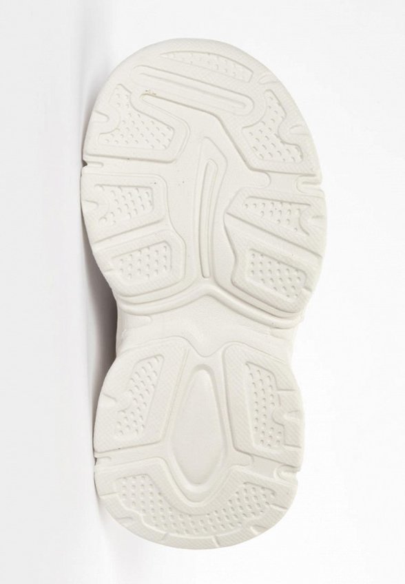 Кроссовки Tikkago