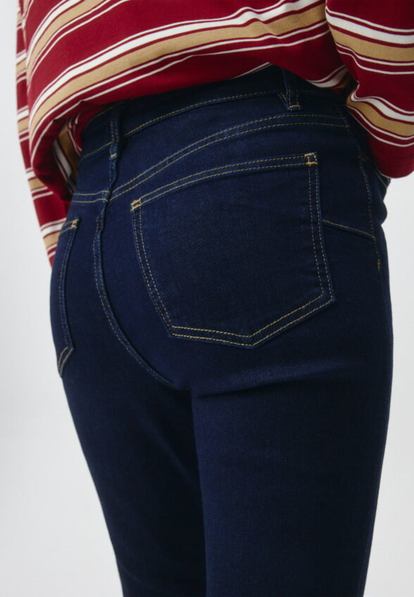 Джинсы Bootcut