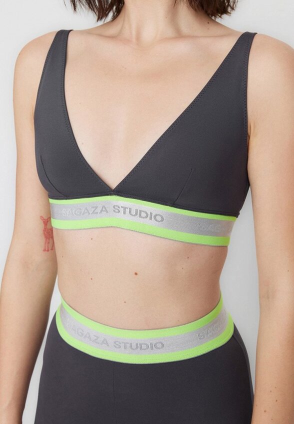 Топ спортивный Trendyol