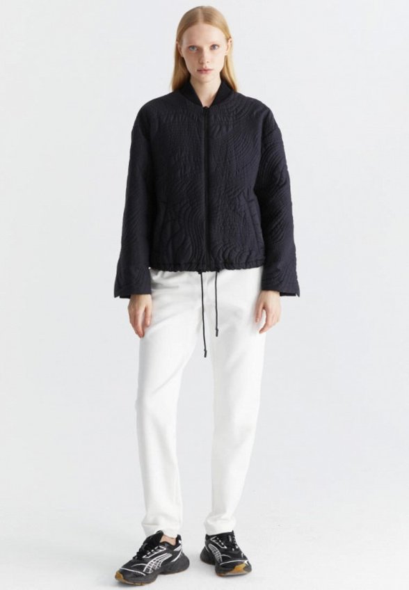 Бомбер M.Reason