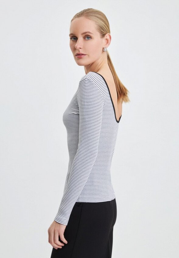 Джемпер Zarina