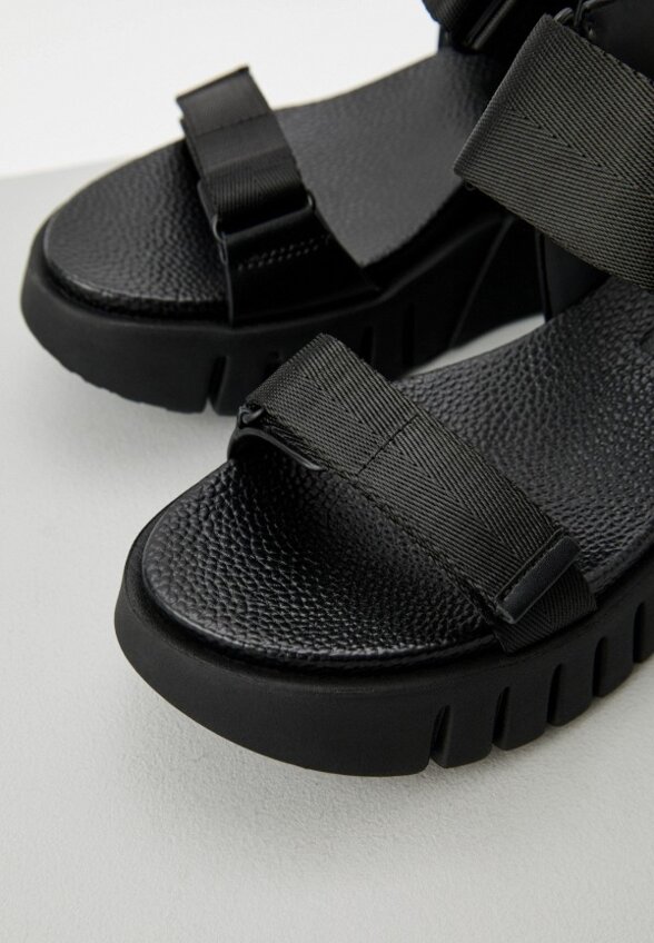 Босоножки United Nude