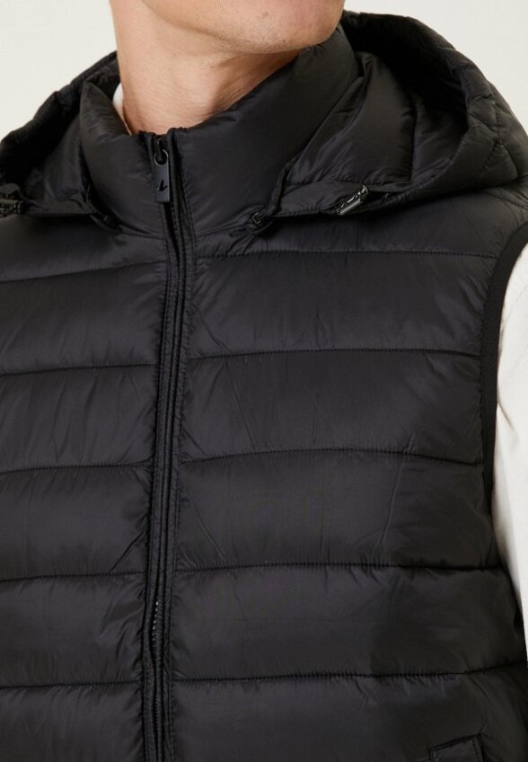 Жилет утепленный Club