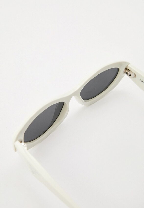 Очки солнцезащитные Prada