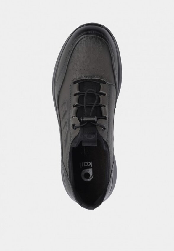 Кроссовки Kari