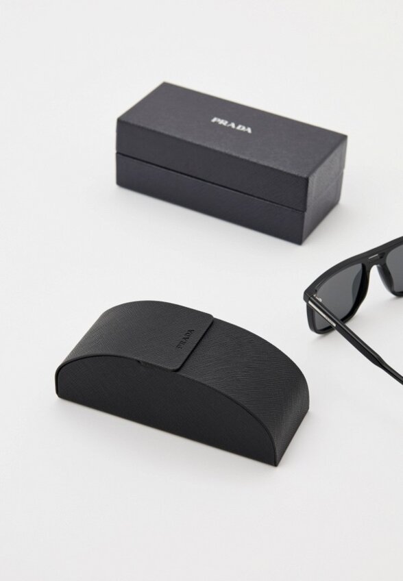 Очки солнцезащитные Prada