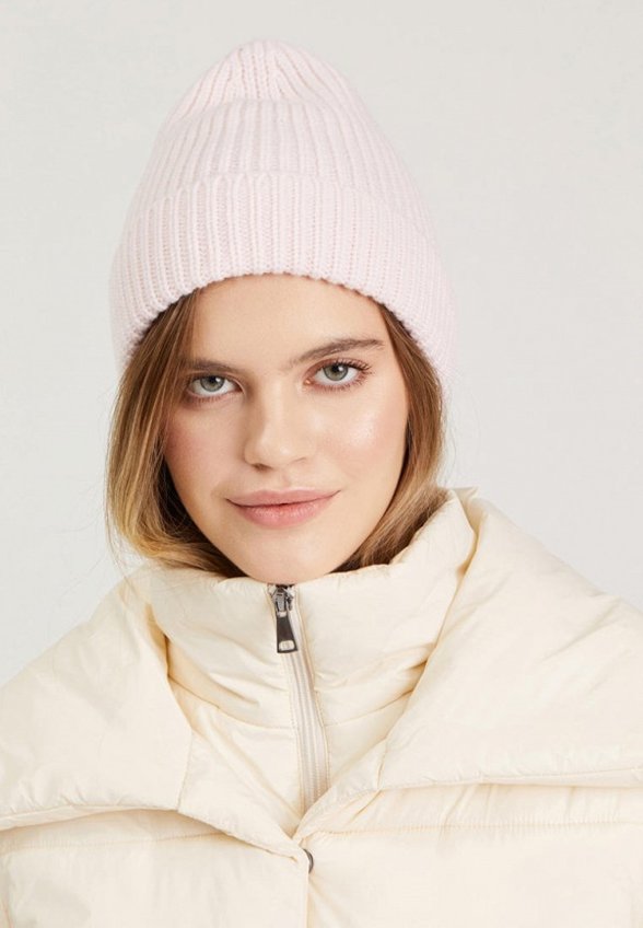 Шапка To Be Blossom